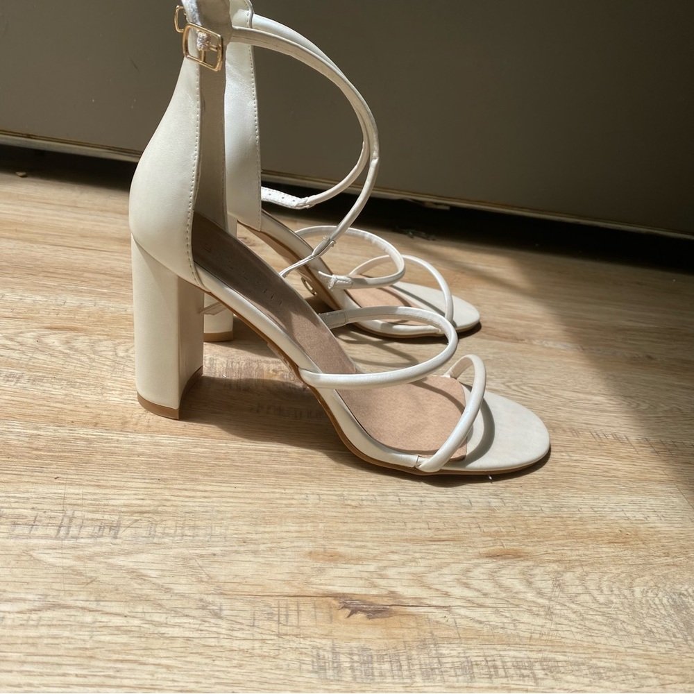 Show Me Your MuMu IVORY Block Heel - Picture 5 of 8